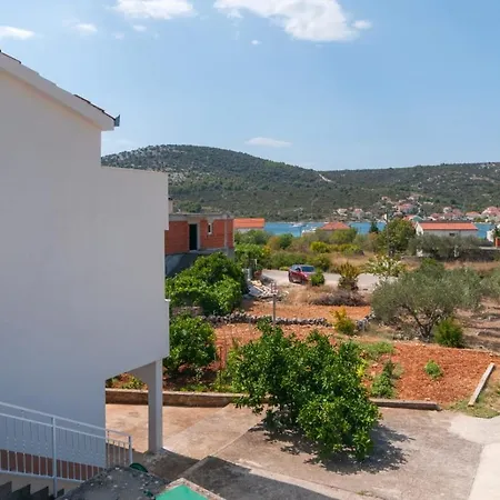 Apartment Kuca Za Odmor Jadra&sina Vinisce